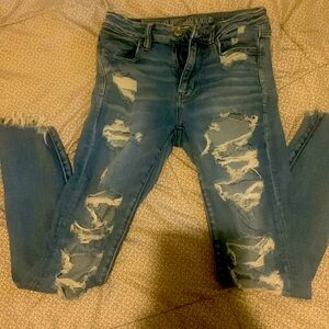 Distressed skinny jeans